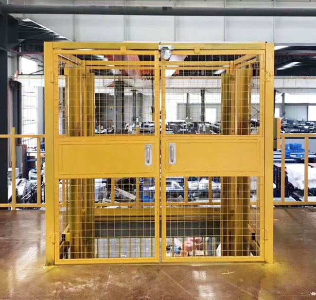 青山湖智能导轨式升降机亮相